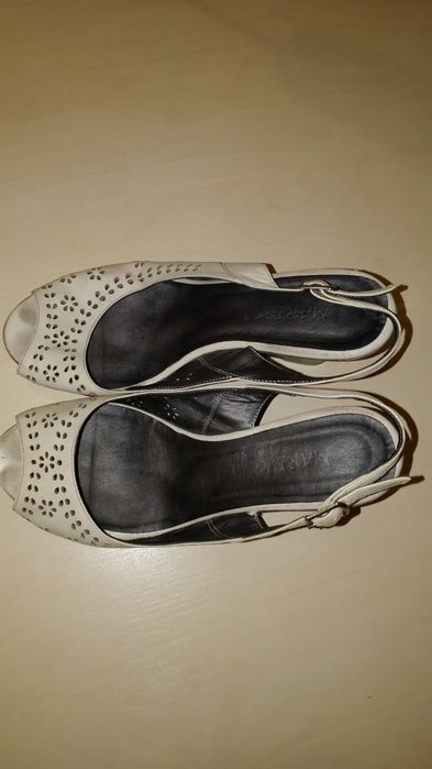 Босоножки на танкетке, 39-й размер