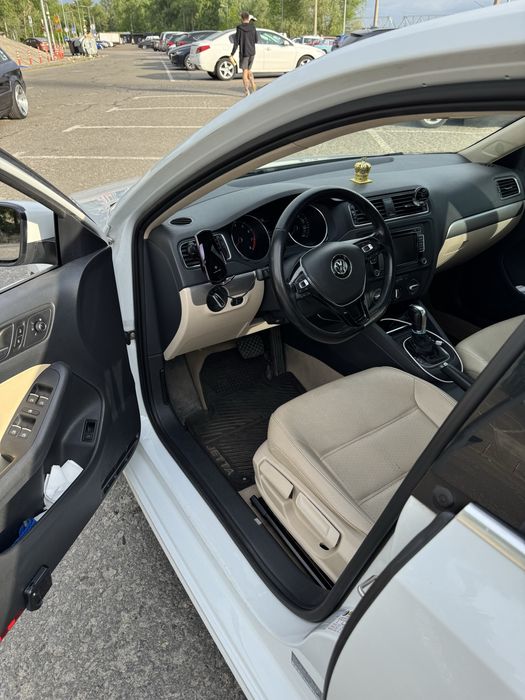 Продається Volkswagen Jetta SE 2015