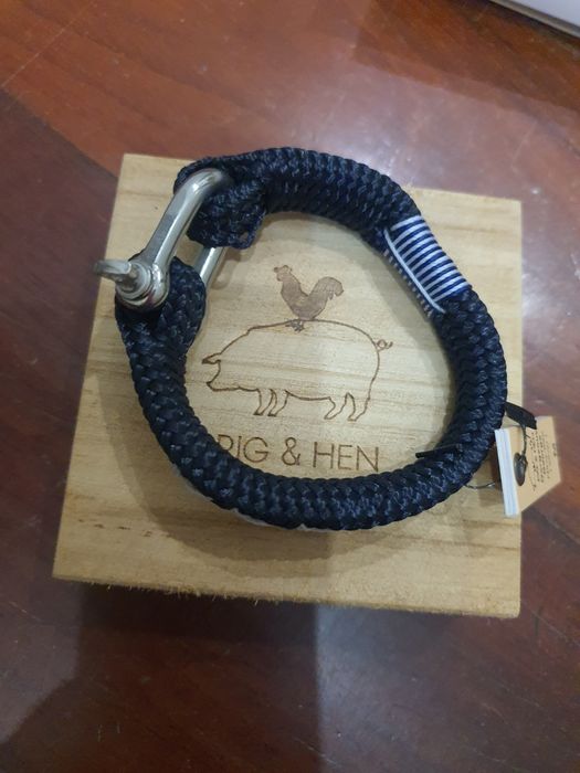 Pulseira PIG HEN.     20€