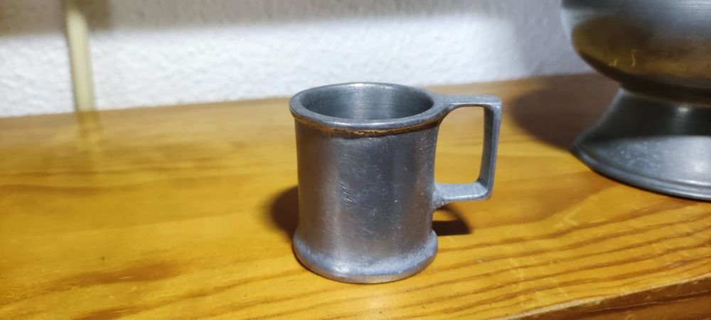 Conjunto decorativo antigo em estanho