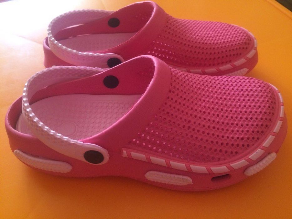 Продам кроксы 35 р