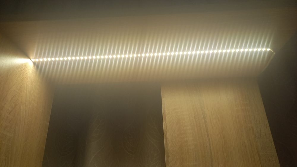 Полиці із led-підсвіткою для квітів / речей