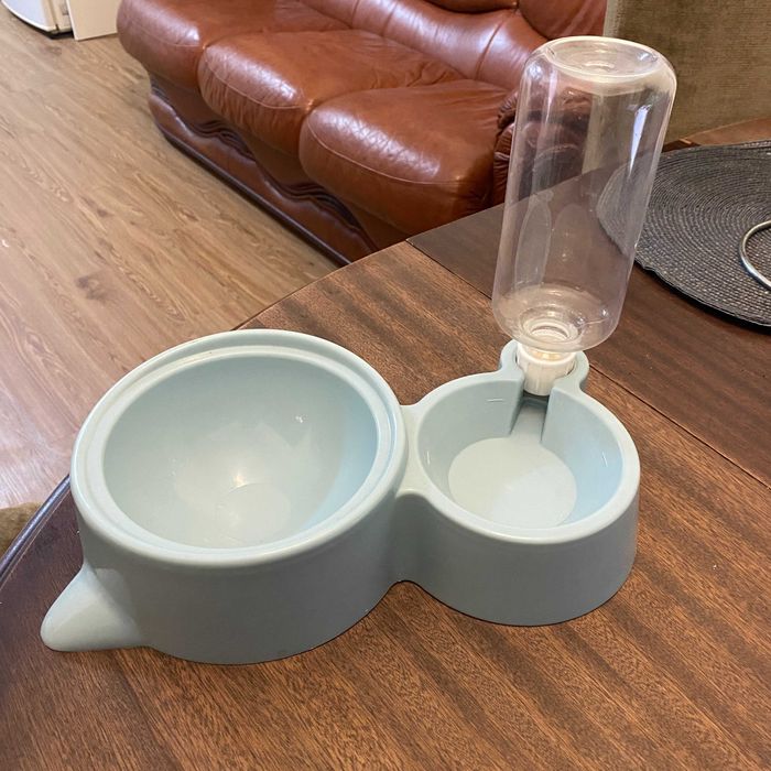 Pote de água e ração