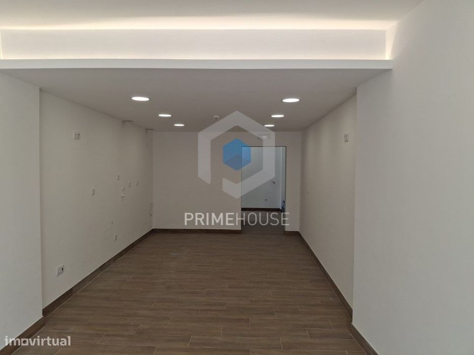 Loja Ampla para Arrendamento - Ideal para Comércio