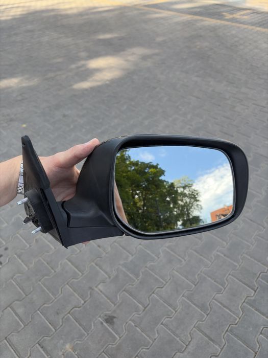 Пассажирское правое зеркало Toyota Camry 40