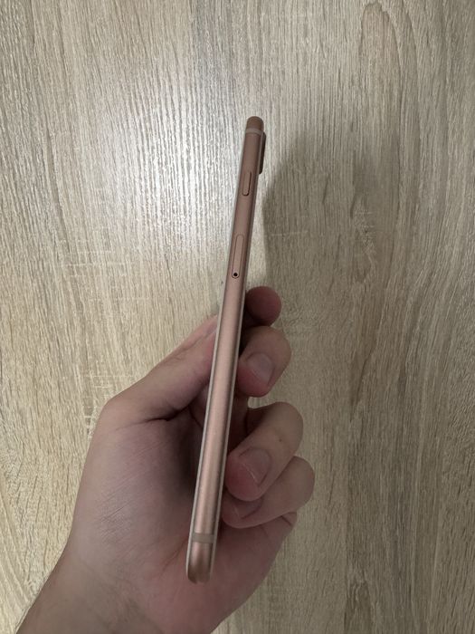 iPhone 8 Plus Gold 64 GB Neverlock відмінний стан