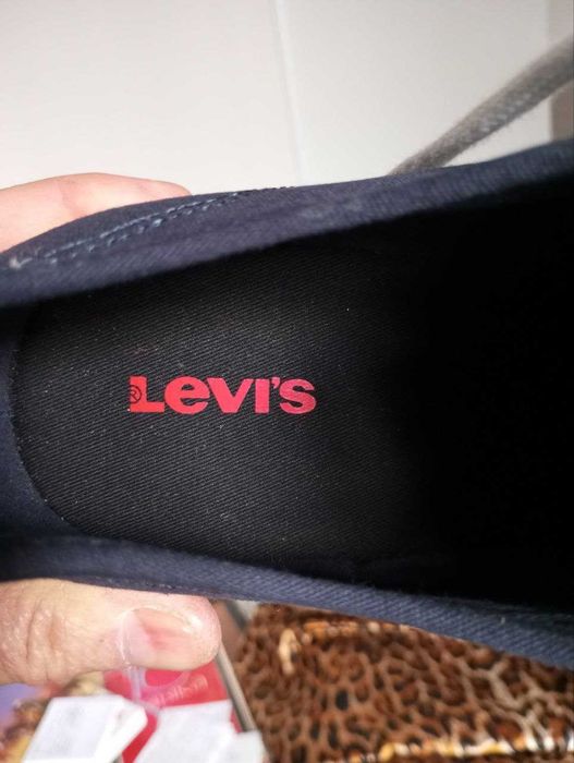 Продам кеди Levis (левіс). Оригінал.