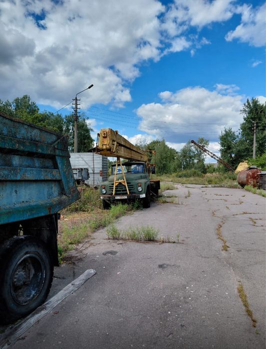 контрольний пакет акцій (74%) будівельної організації
