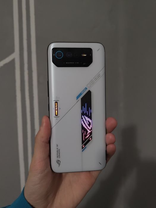 Уцінка ASUS ROG Phone 6 12/256 Storm White