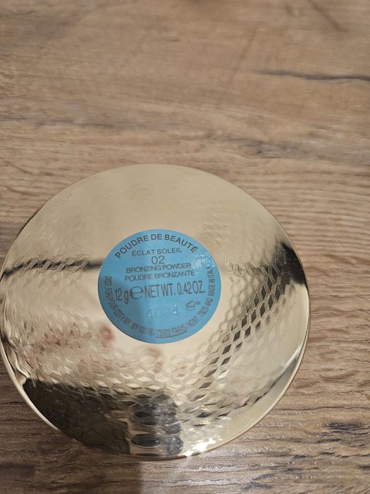 GUCCI  bronzing powder 02 Bronzer