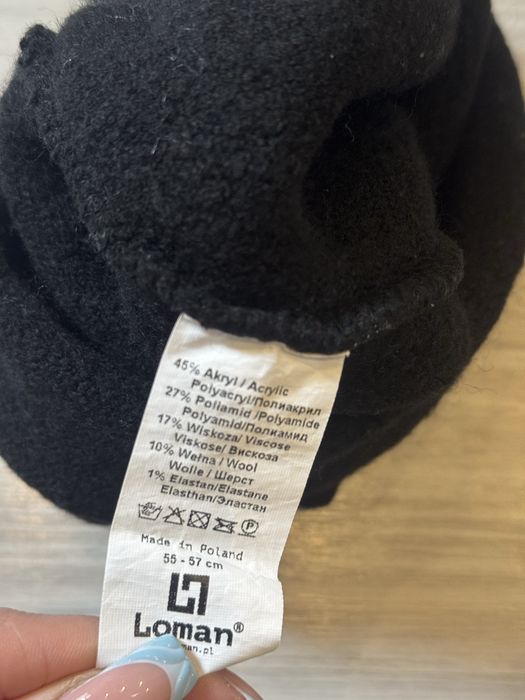 czarna czapka damska