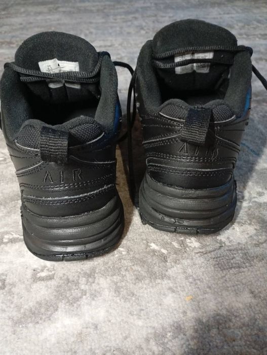 Кросівки Nike AIR MONARCH IV 39р 25,5см