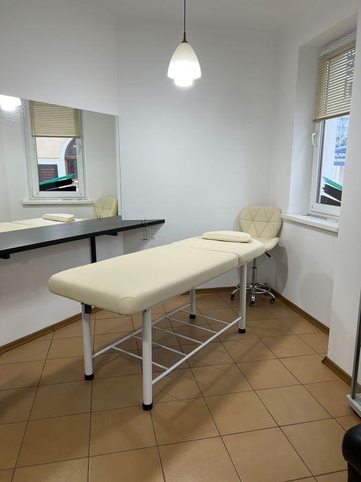 Косметологічна кушетка