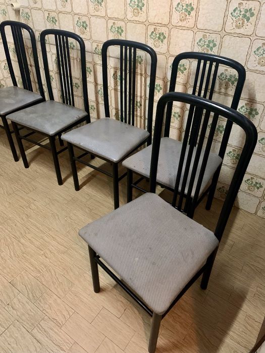 Conjunto seis cadeiras com assento estofado