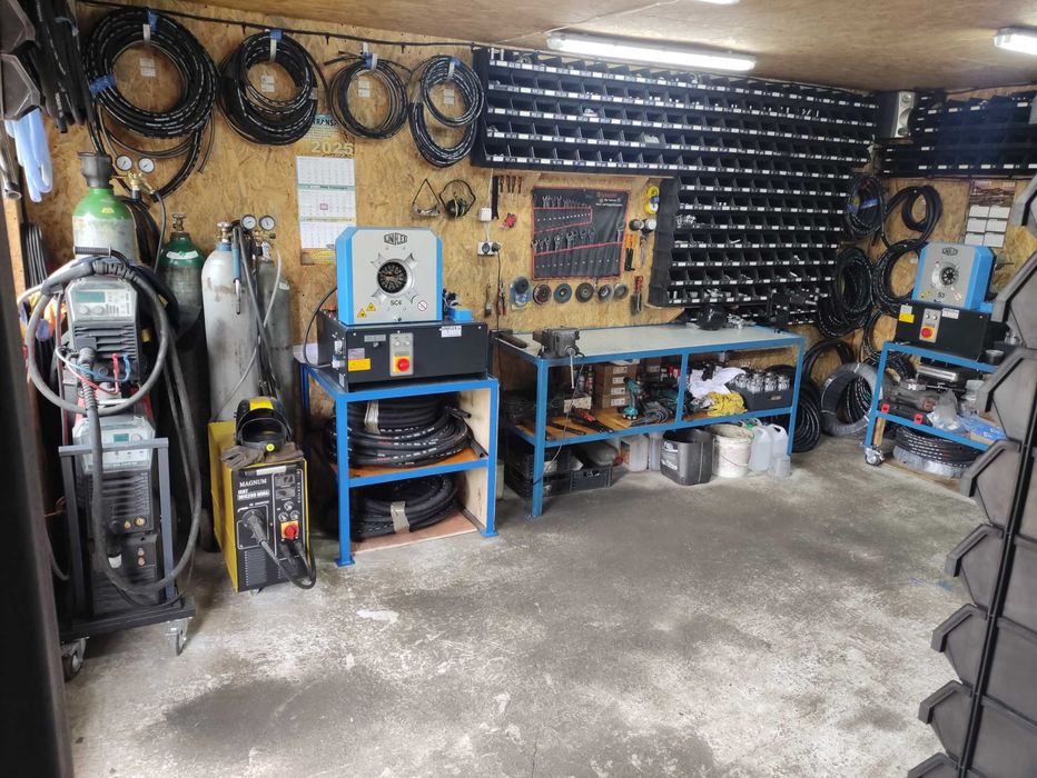 Zakuwanie węży hydraulicznych oraz usługi spawalnicze