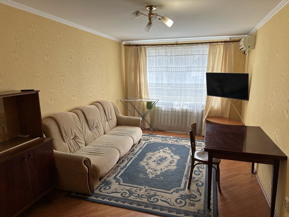 Оренда кімнати для дівчини на Замості, (Некрасова, Центральний ринок)