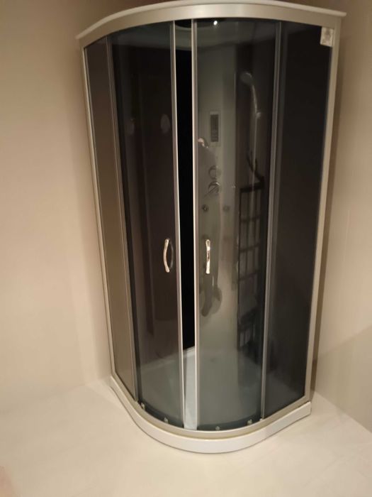 Cabine de hidromassagem em muito bom estado