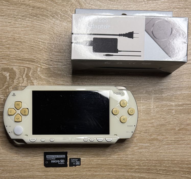 Портативна ігрова приставка консоль Sony PlayStation PSP 1000 White