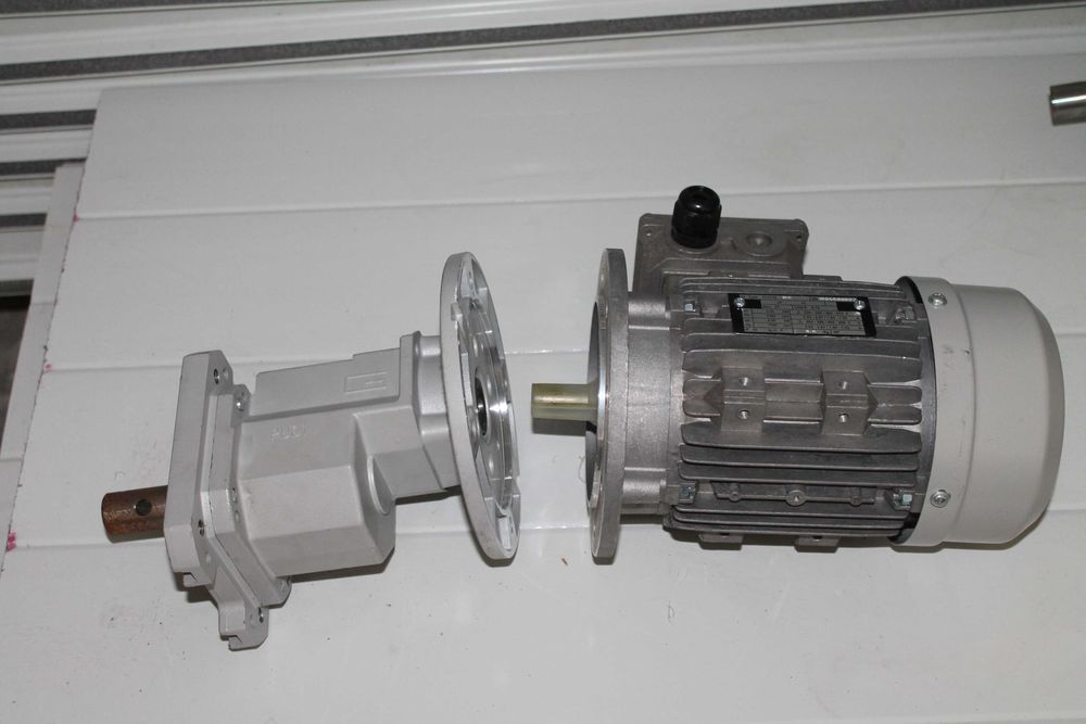 Napęd do paszociągu spiralnego z silnikiem 0,55 kW