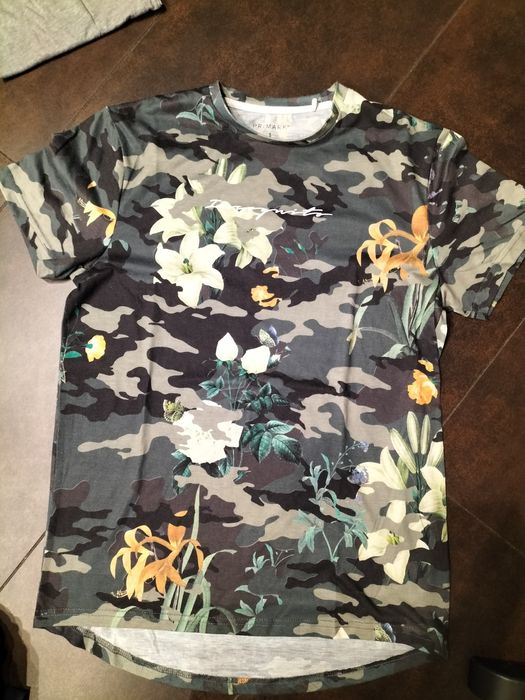 Koszulki męskie. Rozm.S plus gratis