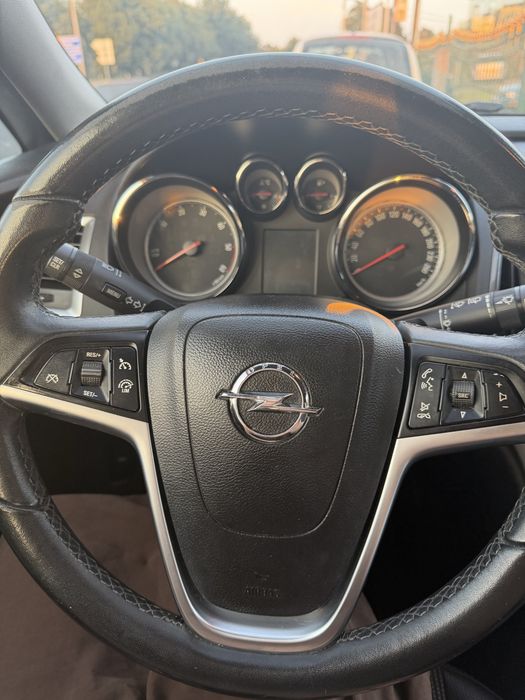 Opel Astra J 1.7 CDTI 131cv | DISTRIBUIÇÃO NOVA | GPS | Revisões em Dia