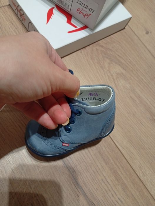 Nowe buciki do nauki chodzenia Emel rozmiar 18