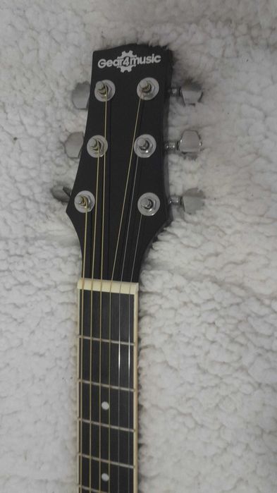 Violão como novo baixa