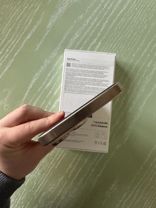 Vendo iPhone 16 Pro Max 256GB como novo