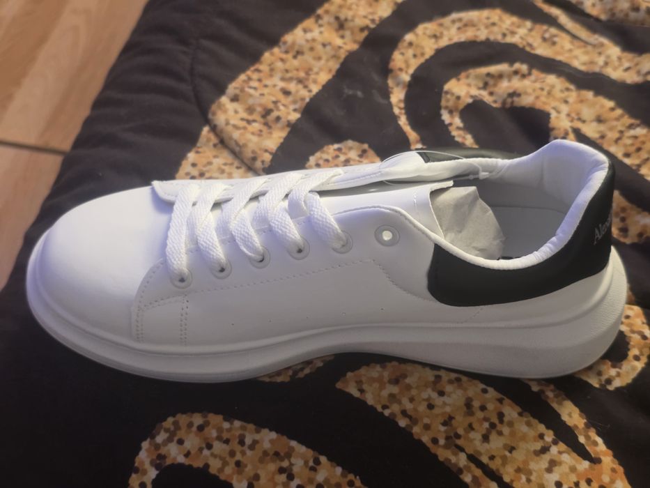 Vende se tennis alexander mcqueen