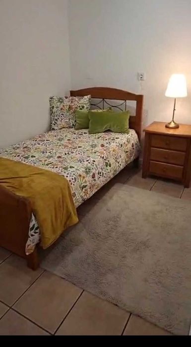 Alugo quarto mobililado