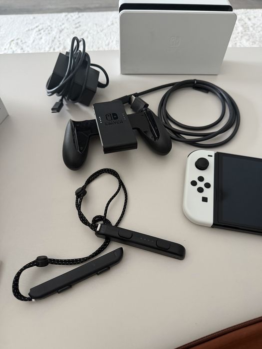 Nintendo Switch OLED branca