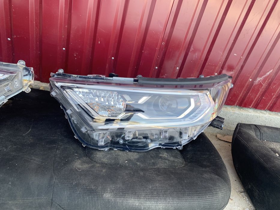 Фари передние рав 4 rav 4 toyota led!!!ИДЕАЛ 2019-2021
