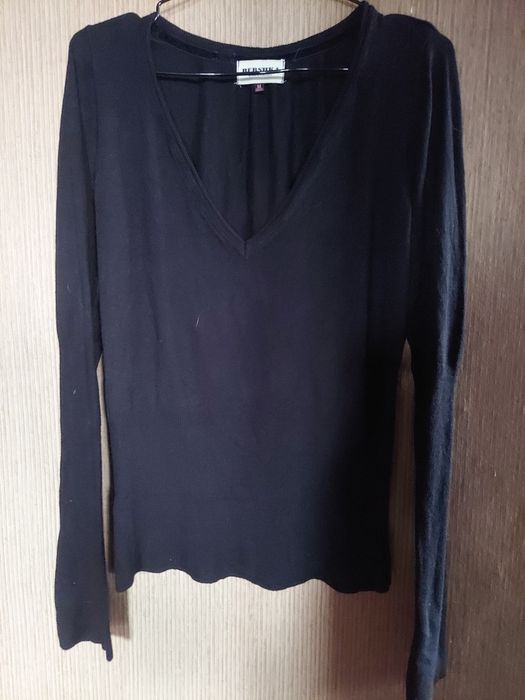 Bershka | sweter cienki dzianinowy | czarny | czerń | dekolt V