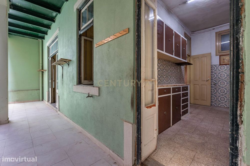 Charme Clássico | 185 m² | Varanda | Estrela - Lisboa