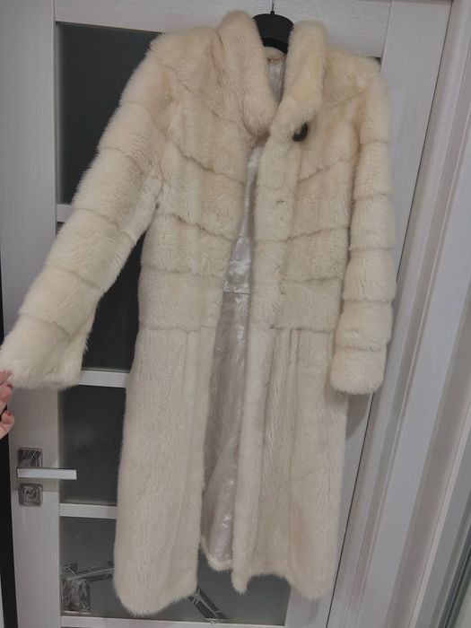 Люксова біла норкова шуба