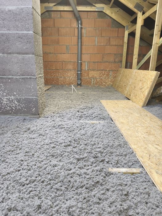 Ocieplenie stropu sufitu wiązar celuloza 30 cm Thermofloc λ 0,037