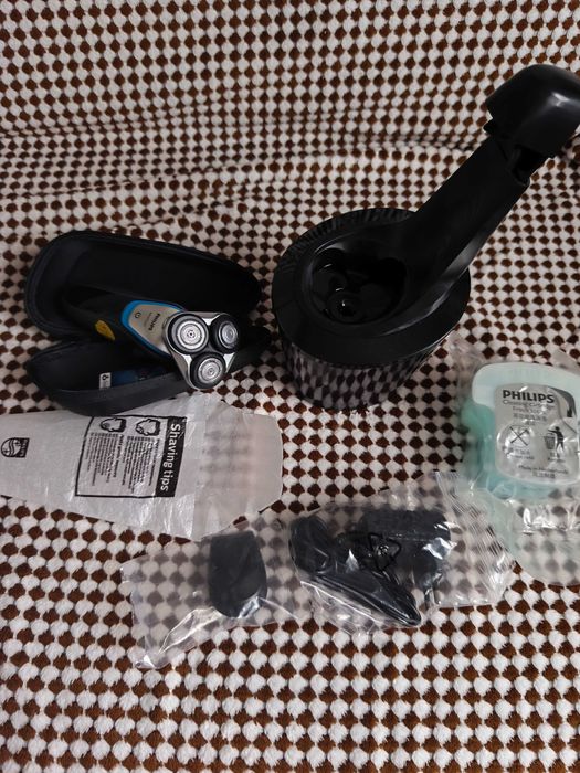 Maszynka do golenia Philips.