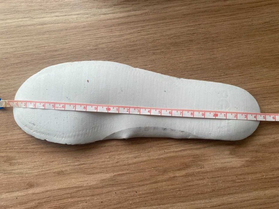 Кроссовки детские белые  NIKE. MADE IN INDONESIA.