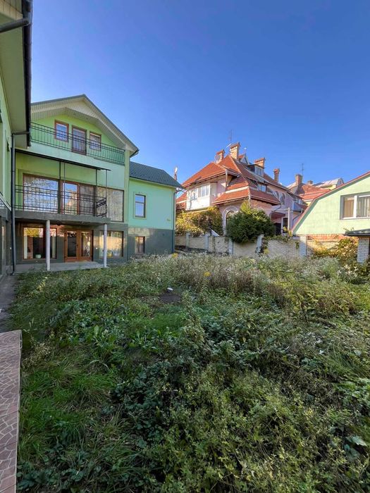 Продаж маєтку в парковій зоні