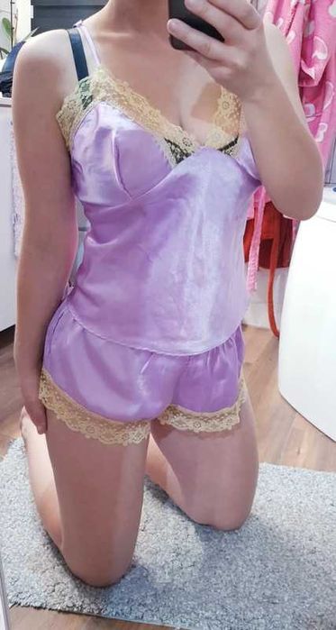 Satynowa pidżamka komplet dwuczęściowy.