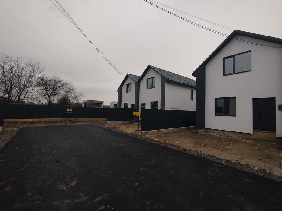 Продаж 2-поверхового дуплекса