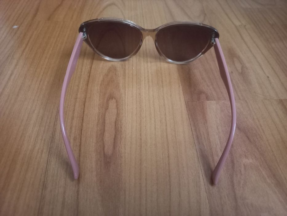 Продам сонячні окуляри
