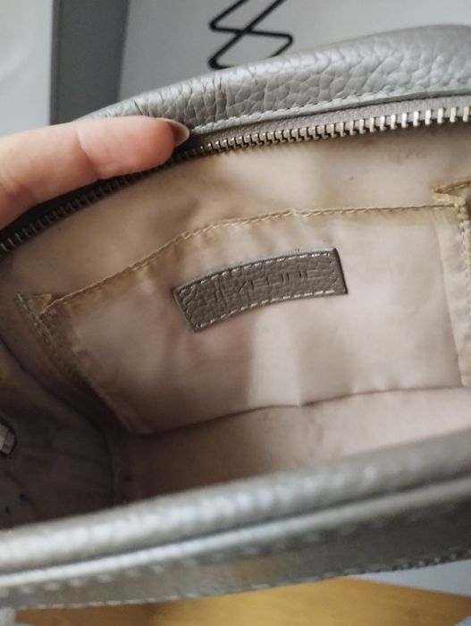 Torebka Hexeline Hexe skórzana na pasku mała
Torebka Hexeline (6x13x17