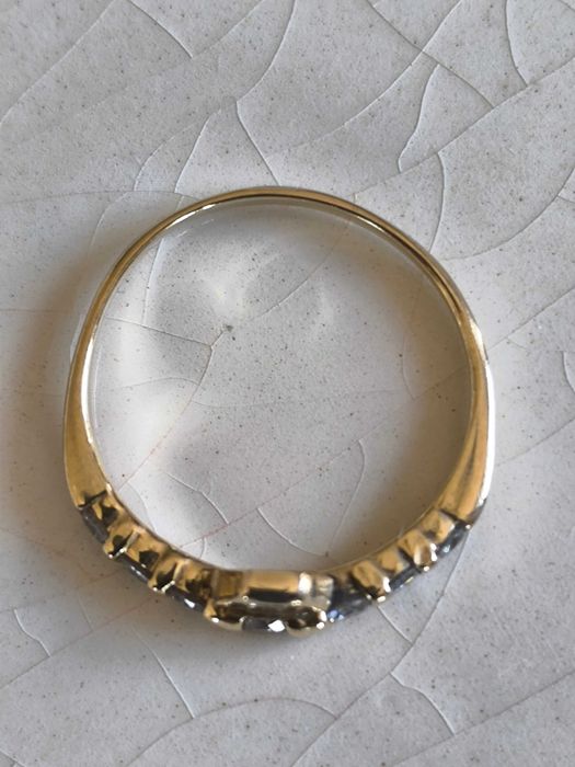 Pierścionek/obrączka z brylantami 0,25 CT / certyfikat