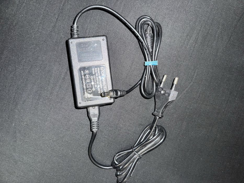 Різні дроти IEC C7, DC Barrel Jack,блок живлення 12V 3A.