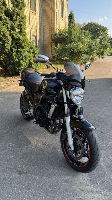 Yamaha FZ6 (або FZ6N) Fazer