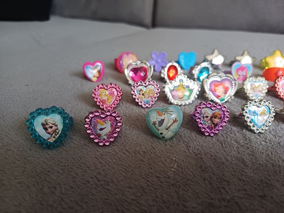 Zestaw pierścionków 49 szt  kraina lodu Elsa księżniczki pierscionki
