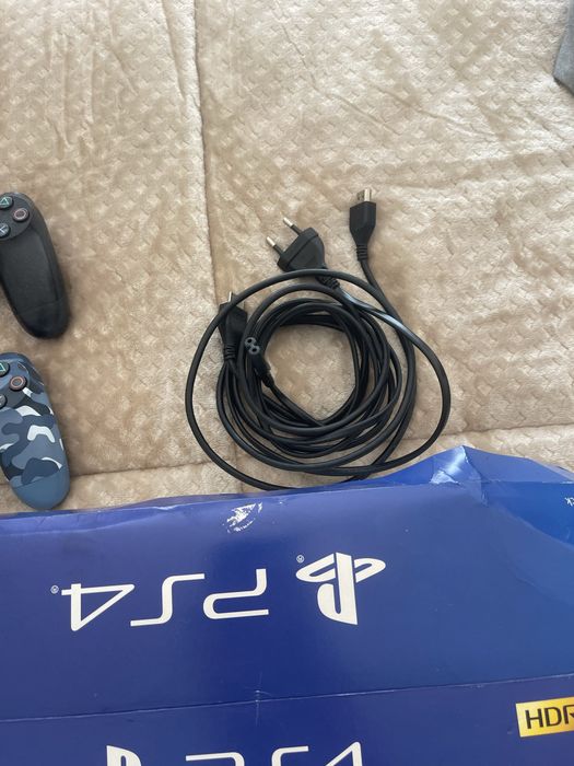 Playstation 4 1TB e jogos
