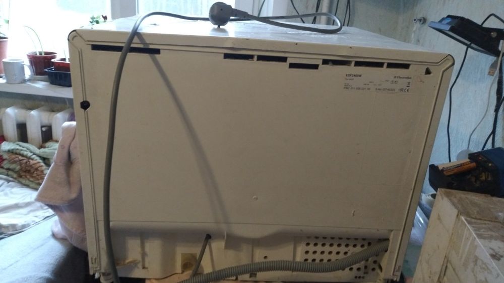 Посудомоечная машина Electrolux ESF 2450W