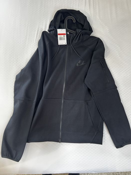 Nowa bluza Nike Sportswear Tech Essentials Rozpinana | Czarna / Black | Rozmiar L z dowodem